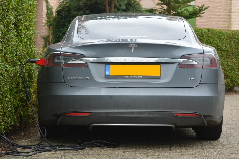 Tesla electric car charging