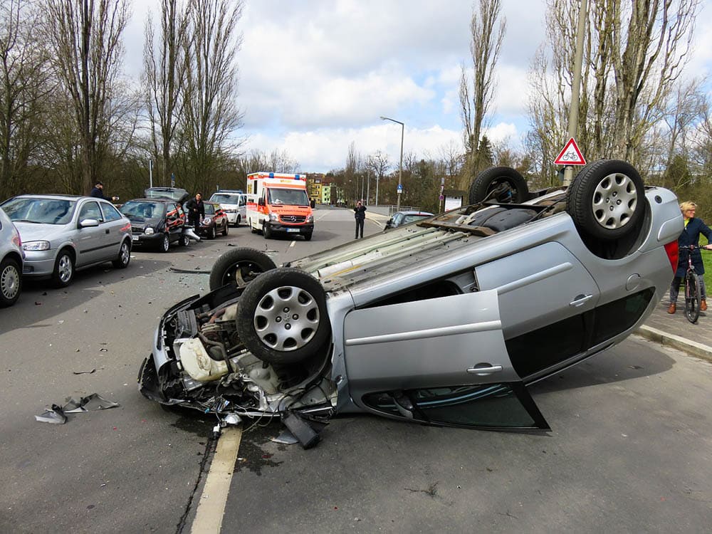 car accident in the middle of the road