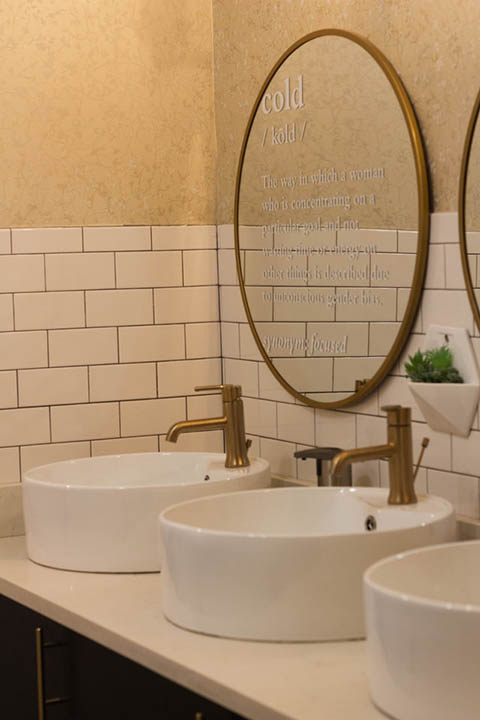 champagne-bronze bathroom faucet
