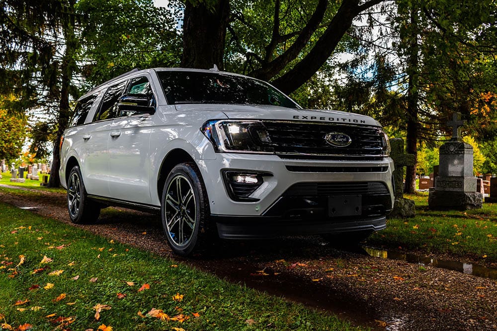 white ford expedition