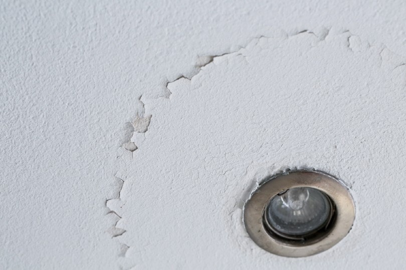 ceiling crack