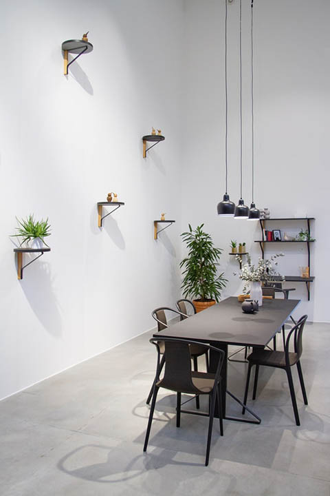dining room with ceramica flooring
