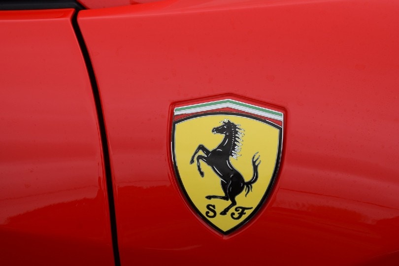 ferrari car logo