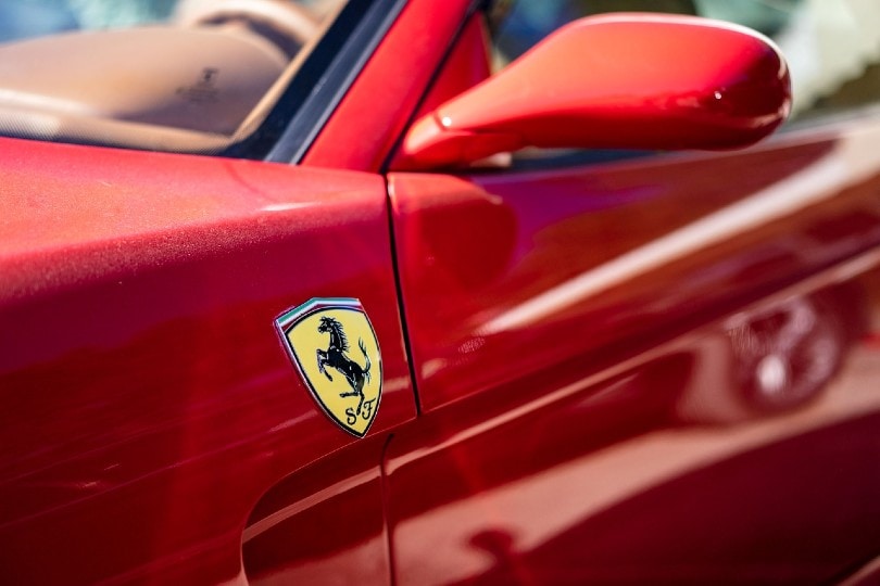 ferrari logo