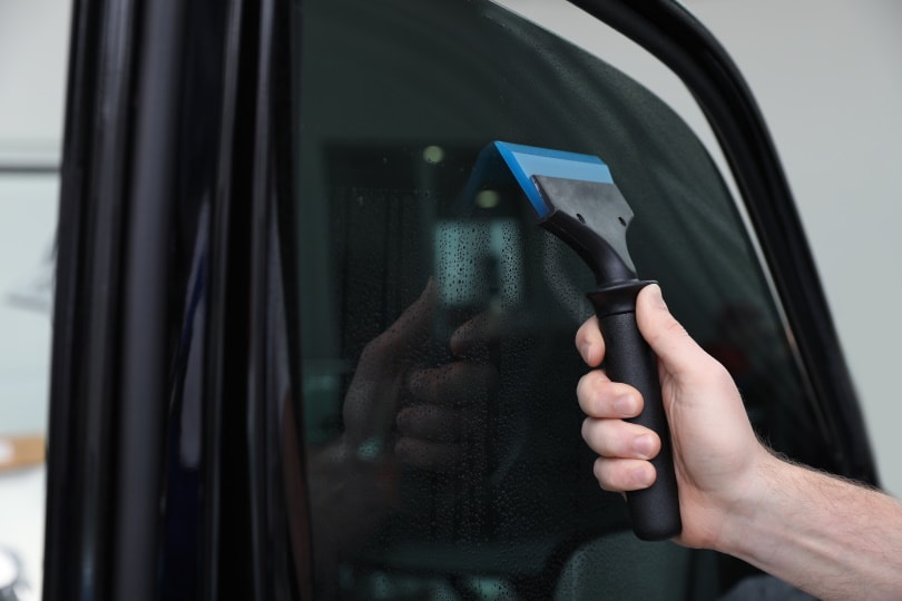 fixing car windo tint