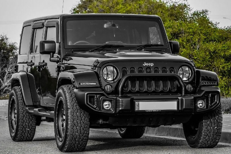 jeep vehicle parked on the side of the road