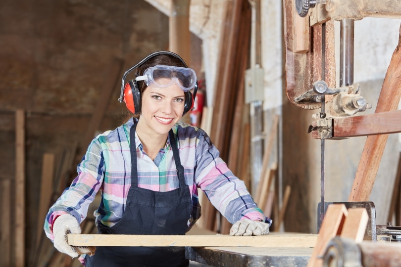 lady carpenter