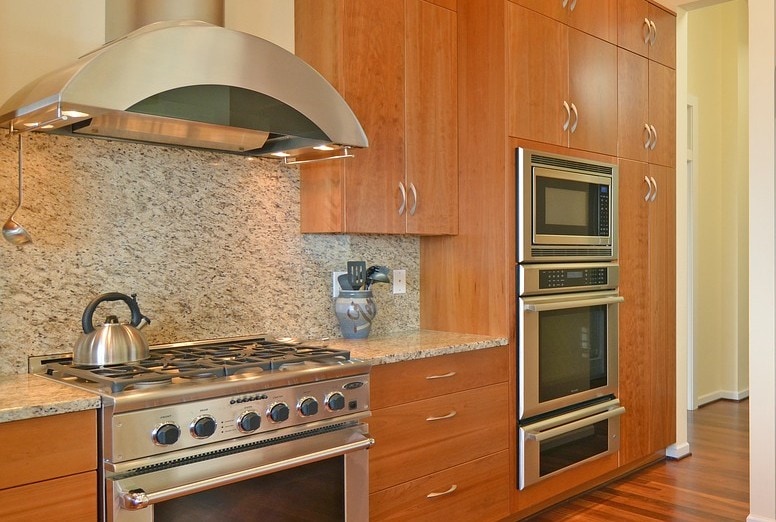 neat extended countertop on kitchen