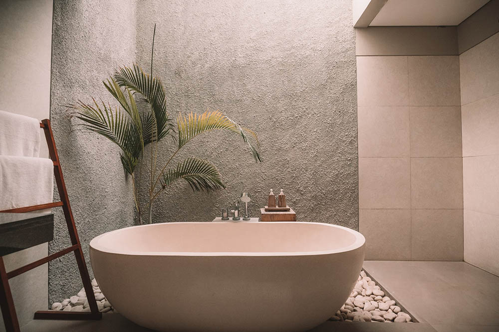spa-like bathroom with tub