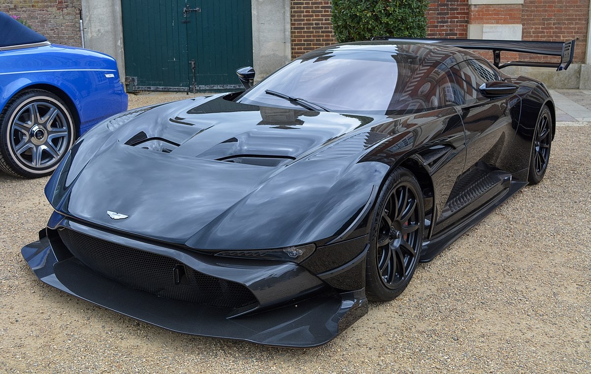 2015 Aston Martin Vulcan 7.0 Front