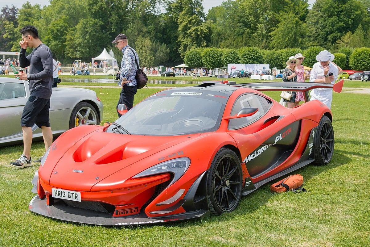 2016 McLaren P1 GTR LM (Lanzante Motorsport - 6 exemplaires - prix neuf - 3.600.000 €)
