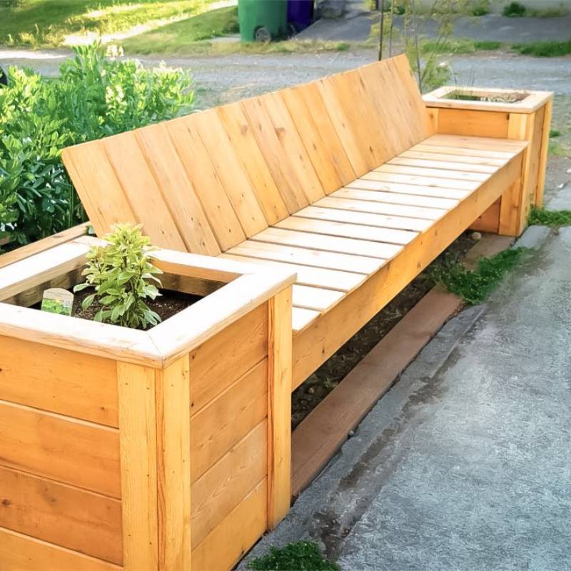DIY outdoor planter bench