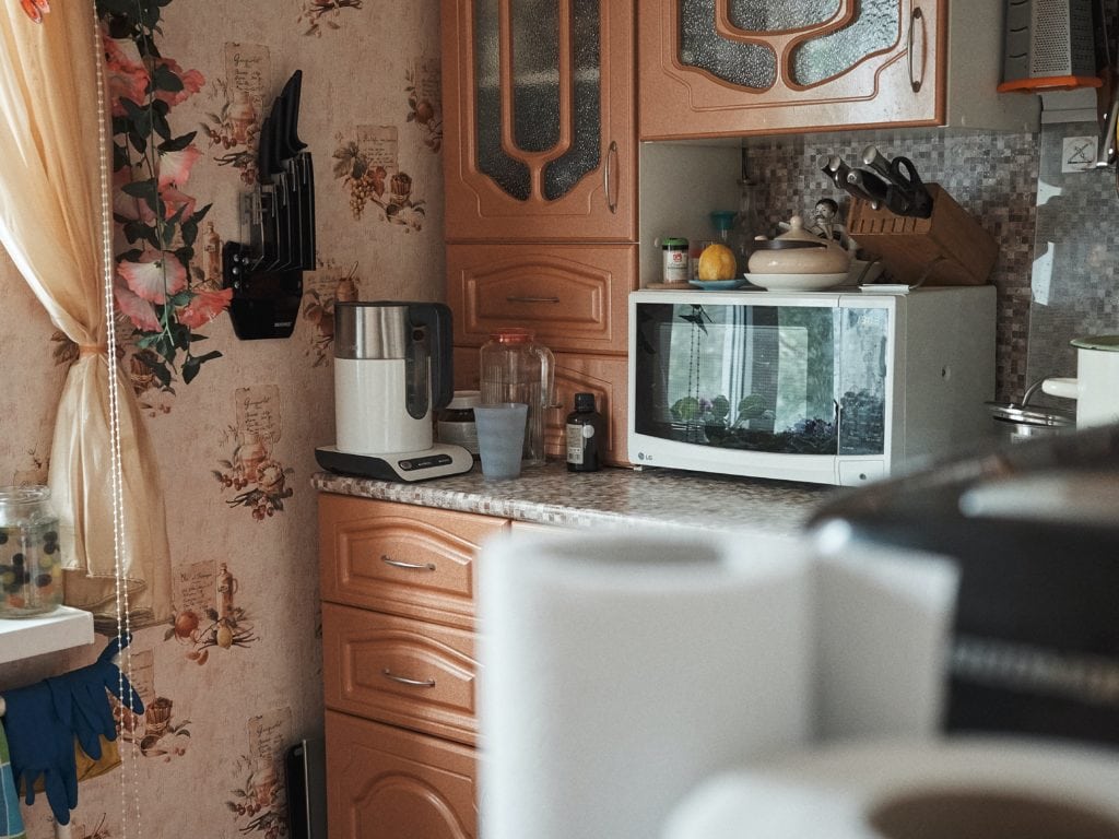 Giant microwave in 80s kitchen