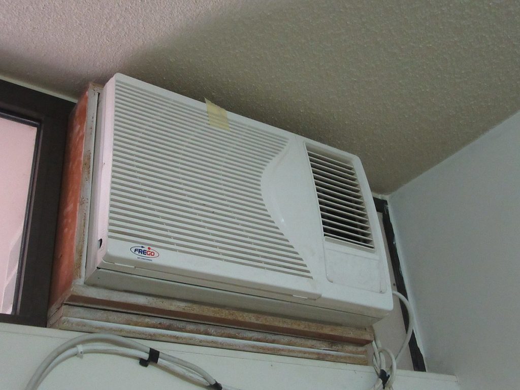 Wall mount air conditioner