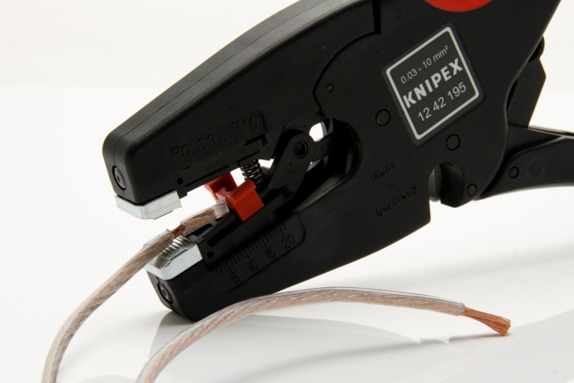 Wire stripper