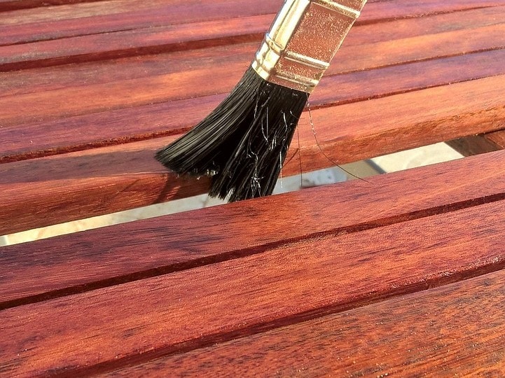 application of wood stain