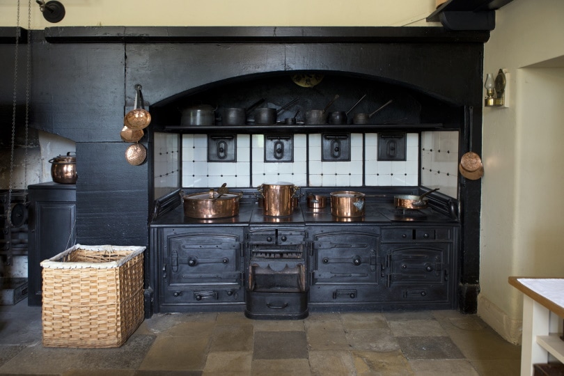 black kitchen cabinet