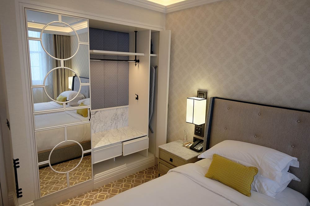 closet with mirror door