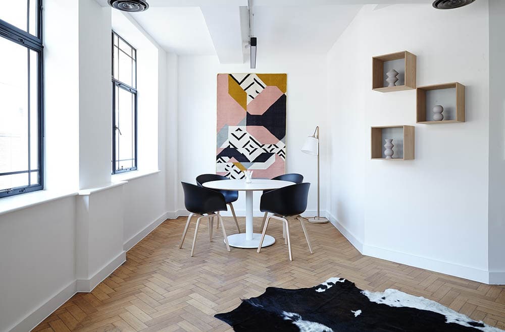 contemporary home without ventilation
