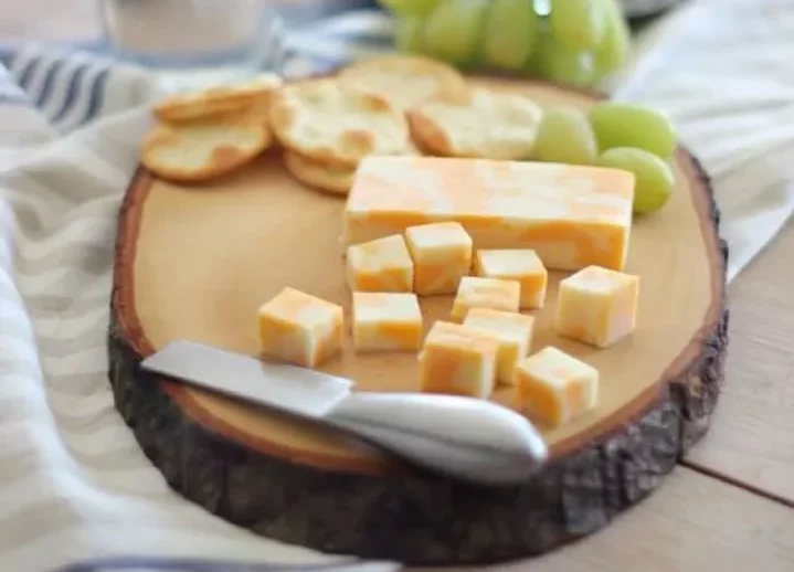 diy wood slice cutting board