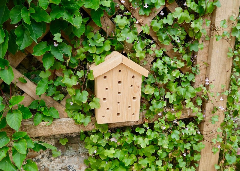 diy wooden bee hotel