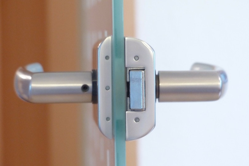 door knob on glass door