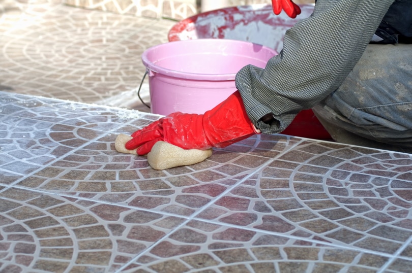 installing tiles