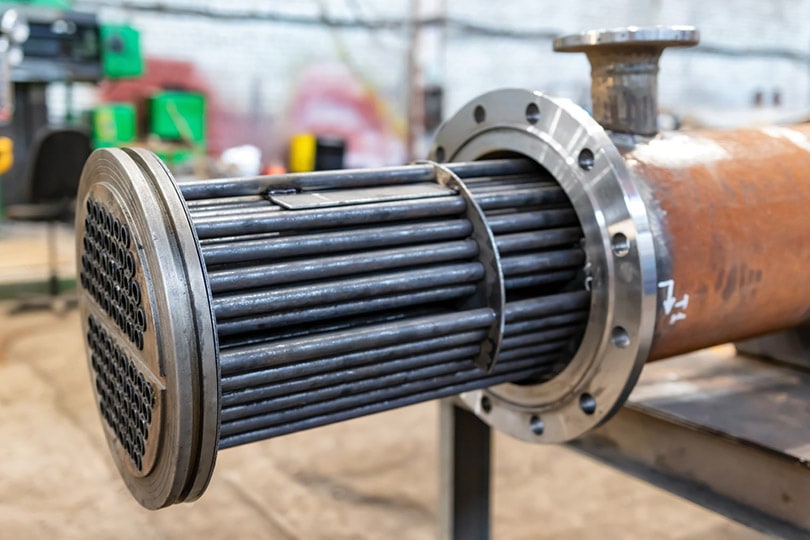 manufacture of a new heat exchanger with a carbon steel tube bundle