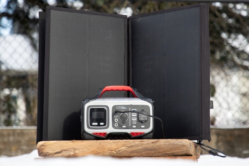 portable solar generator