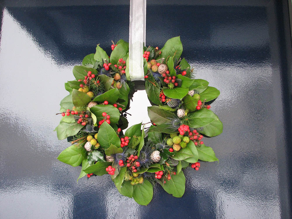 wreath hanged using ribbon