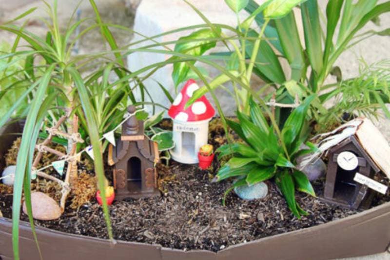 DIY mini birdhouse fairy village