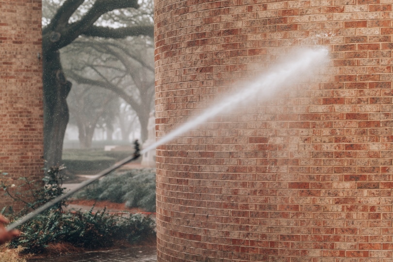 cleaning bricks