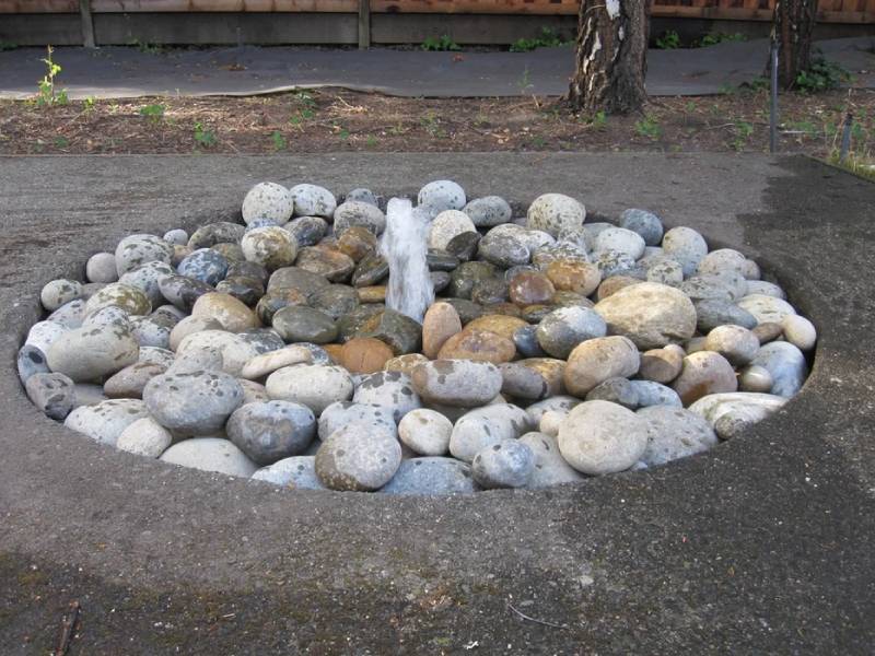 DIY disappearing water fountain