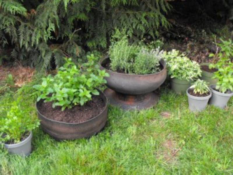 DIY inside out tire planters