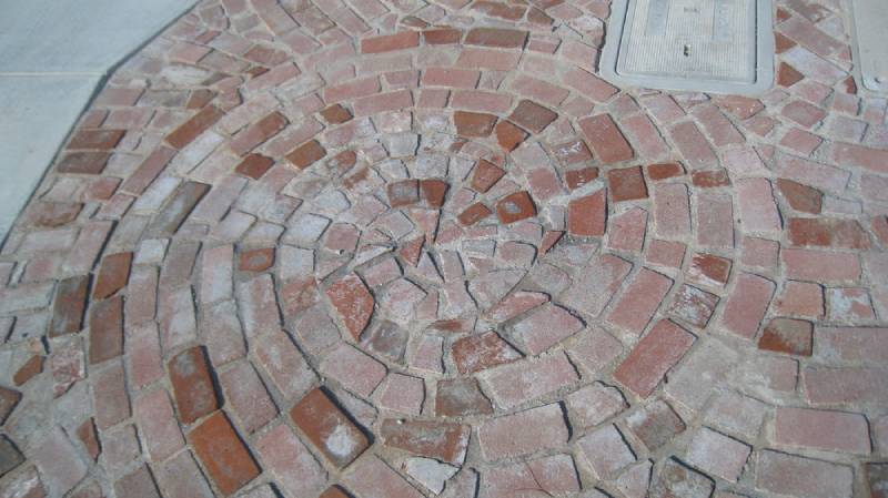 DIY make pathways from used brick