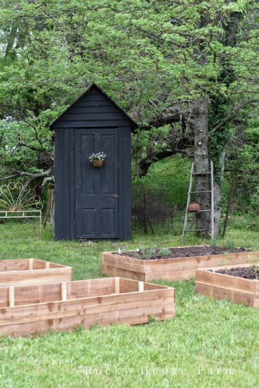 DIY raised garden beds with cedar fence pickets