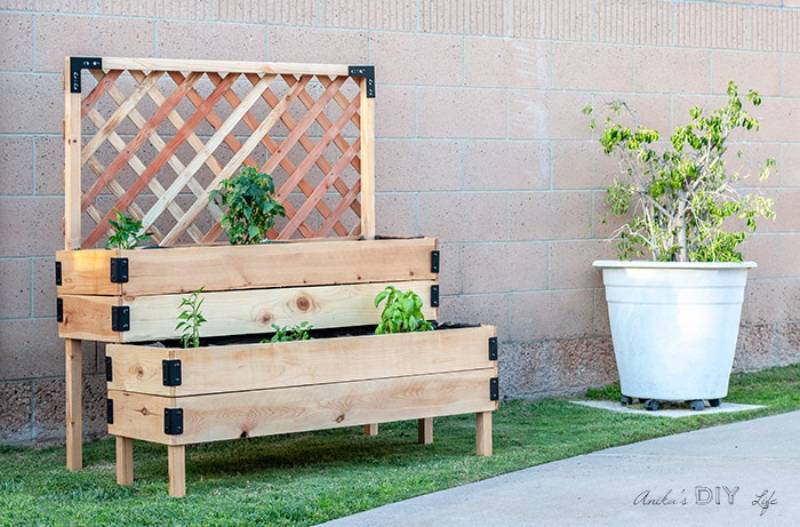 DIY tiered raised garden bed