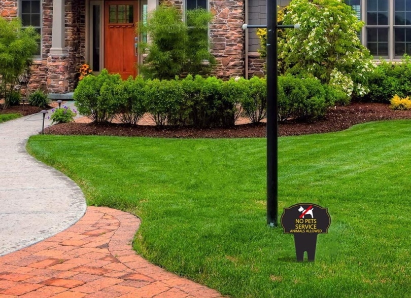 Pets Off The Grass Sign