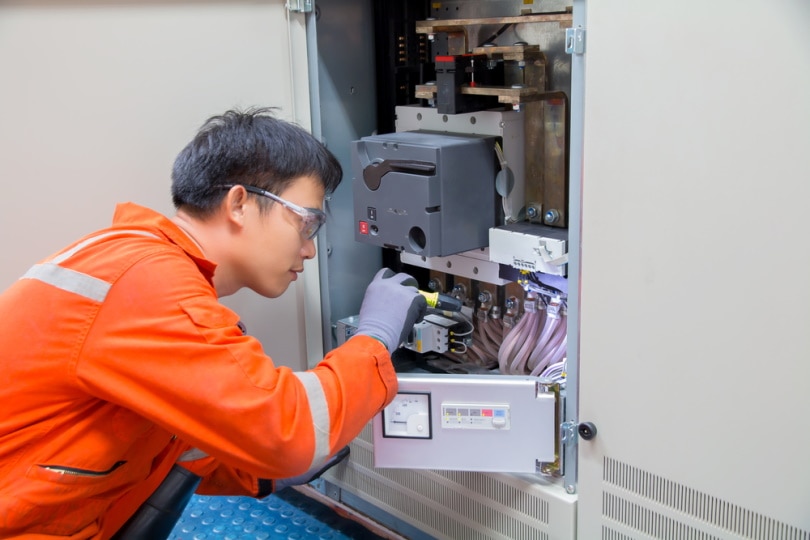 installing transfer switch