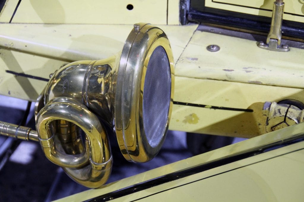 Car horn