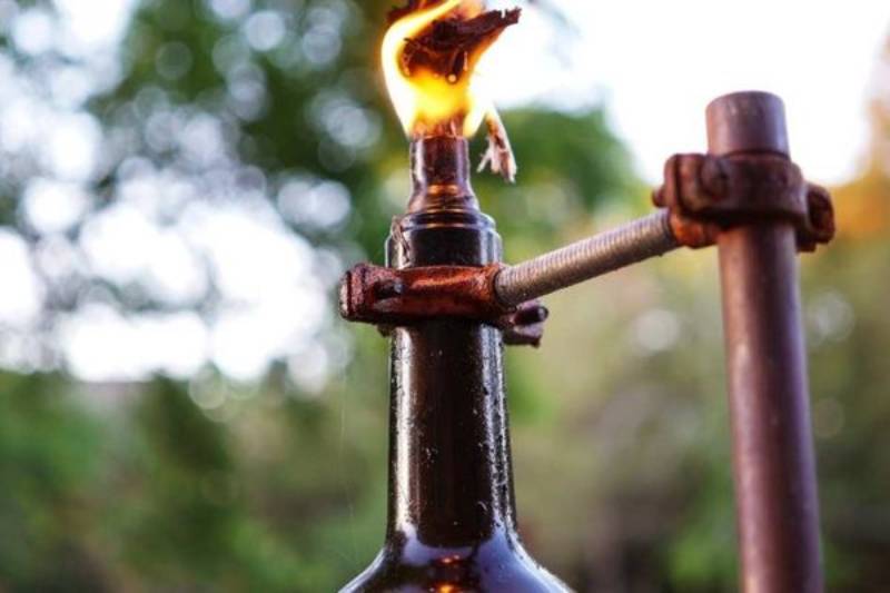 DIY tiki torch