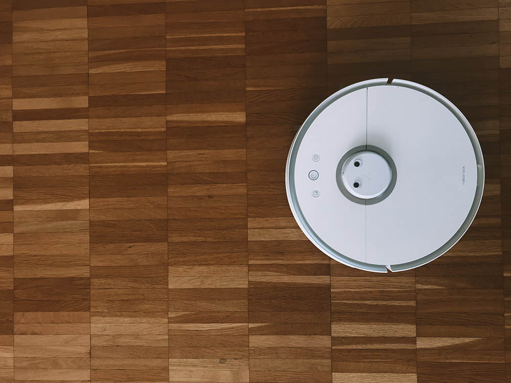 Robot vacuum_JanAntoninKolar_Unsplash