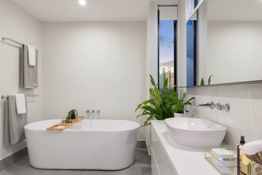 White bathroom paint_StevenUngermann_Unsplash