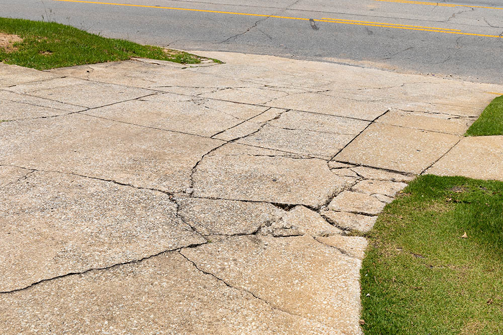 cracks on concrete driveway