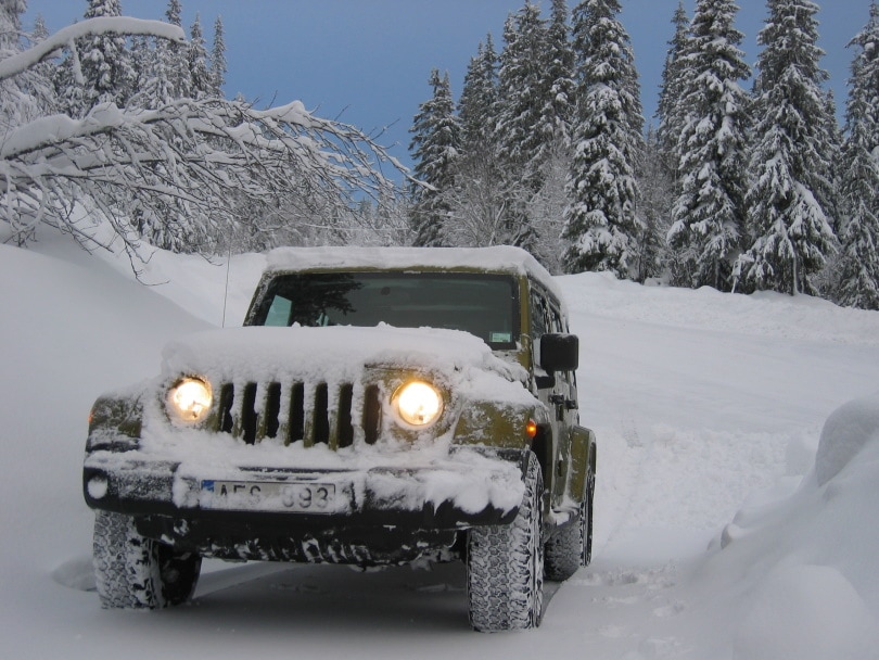 jeep SUV on the snow