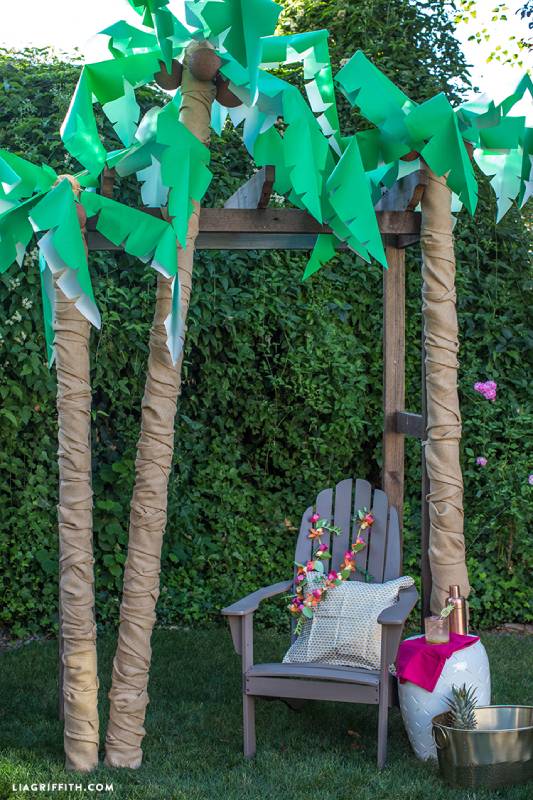 DIY palm tree party decor