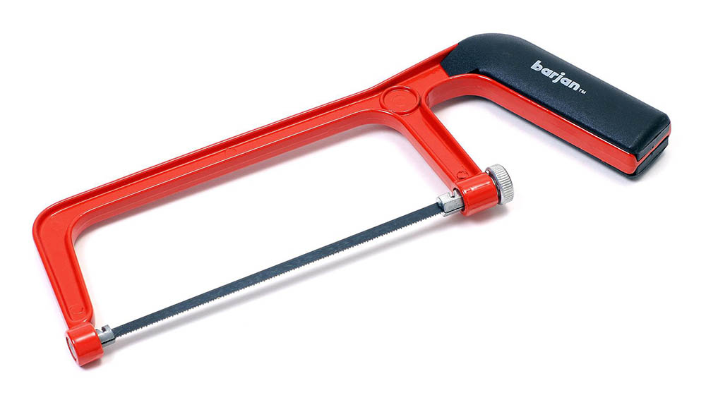 Red hacksaw_WikimediaImages_Pixabay