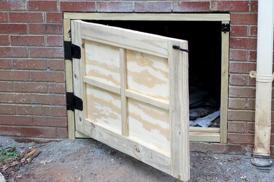 crawl door