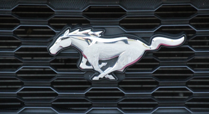 ford mustang logo