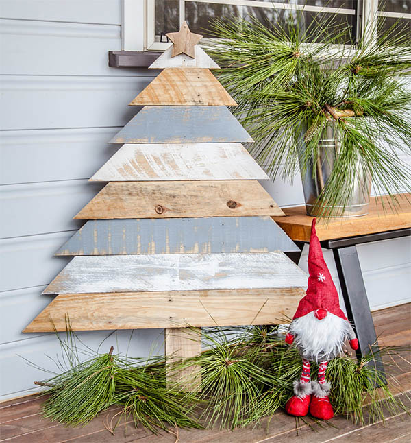 Another Rustic Pallet Christmas Tree